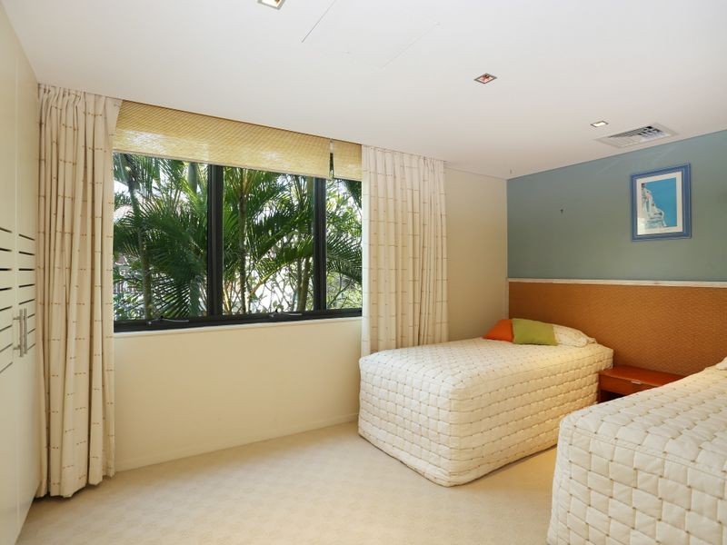 8 Pacific Parade, Yamba NSW 2464