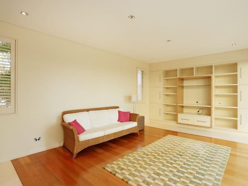 8 Pacific Parade, Yamba NSW 2464