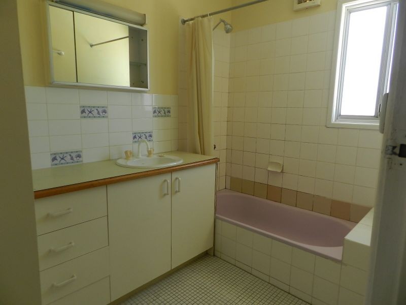 13 TELOPEA AVENUE, Yamba NSW 2464