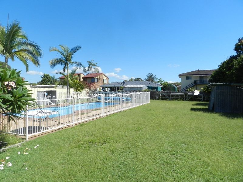 13 TELOPEA AVENUE, Yamba NSW 2464