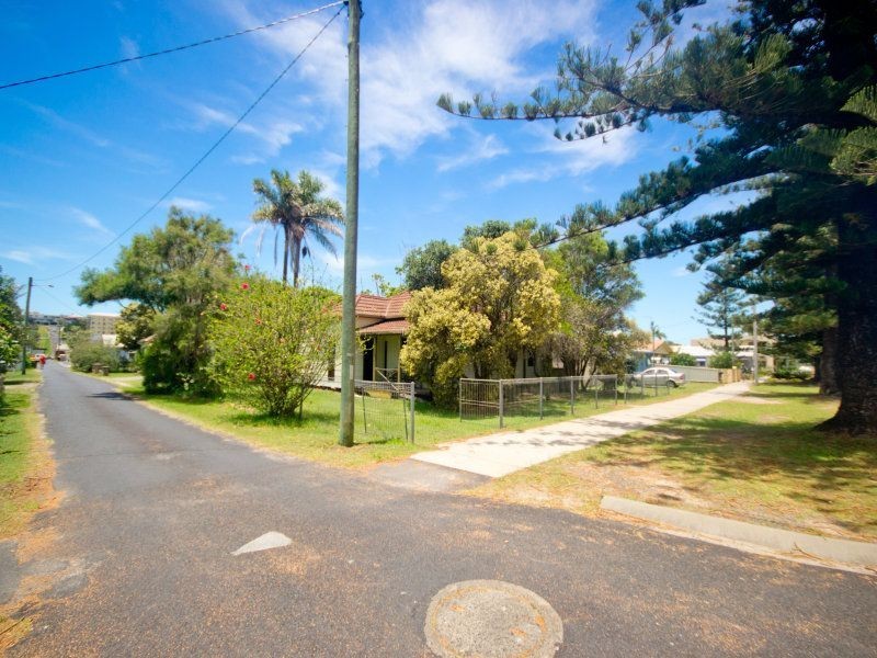 2 River Street, Yamba NSW 2464