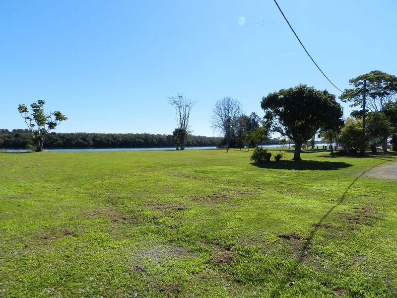 5 Carrington Street and 8-10 River Street, Palmers Island NSW 2463