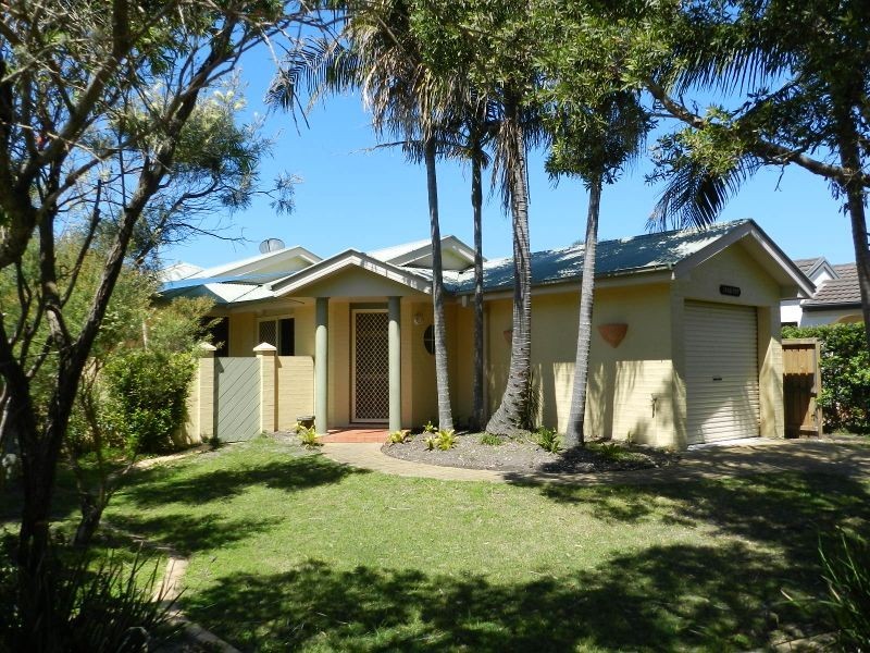 2 Nautilus Place, Yamba NSW 2464