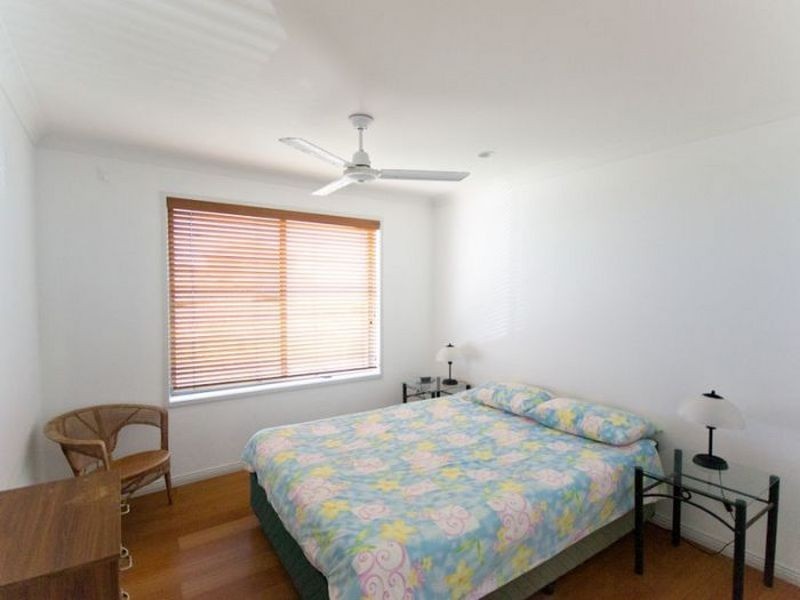 Edgewater 1/12 Pacific Parade, Yamba NSW 2464