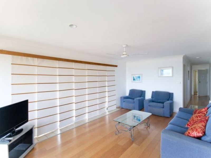 Edgewater 1/12 Pacific Parade, Yamba NSW 2464