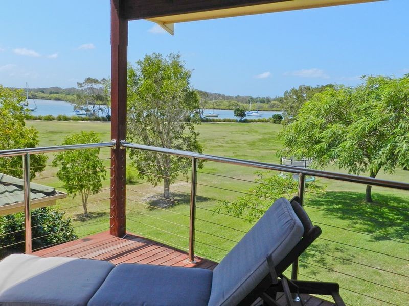 6 Bent Street, Yamba NSW 2464