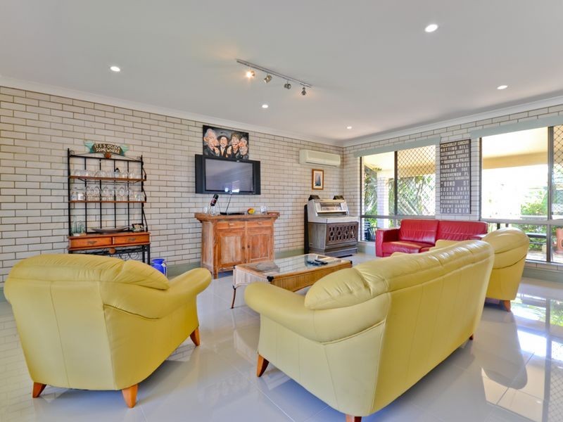 6 Bent Street, Yamba NSW 2464