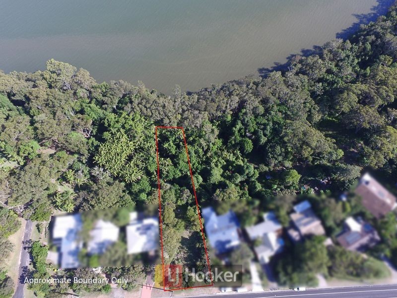 27 Lakes Boulevard, Wooloweyah NSW 2464
