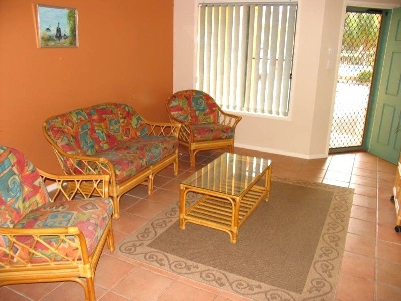 2/4 – 8 Beachside Way, Yamba NSW 2464