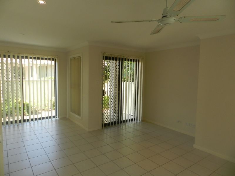 2/5 Park Avenue, Yamba NSW 2464