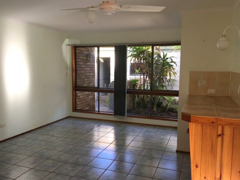 64 Coonawarra Court, Yamba NSW 2464