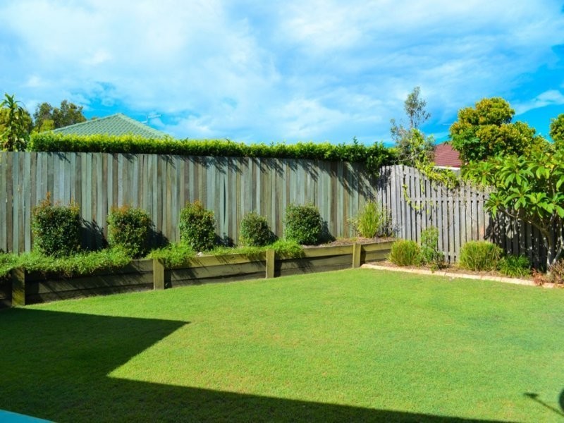 33 Oceania Court, Yamba NSW 2464