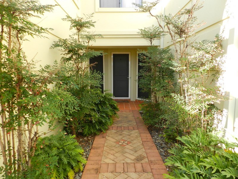 Unit 2/1-5 Beachside Way, Yamba NSW 2464