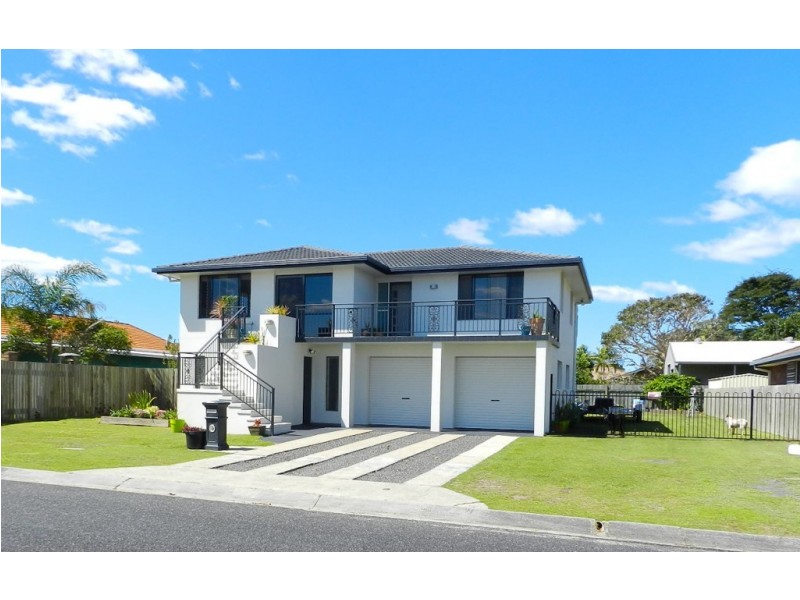 11 Wattle Drive, Yamba NSW 2464
