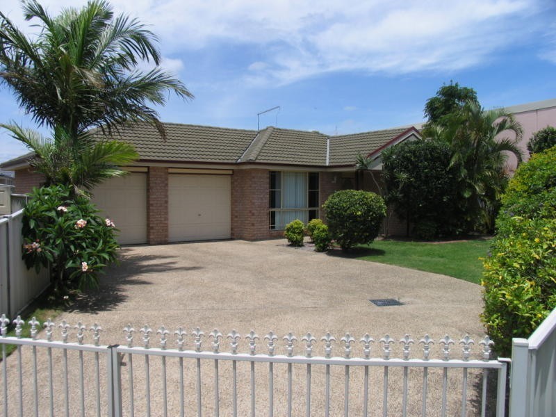 43 Lady Nelson Drive, Yamba NSW 2464