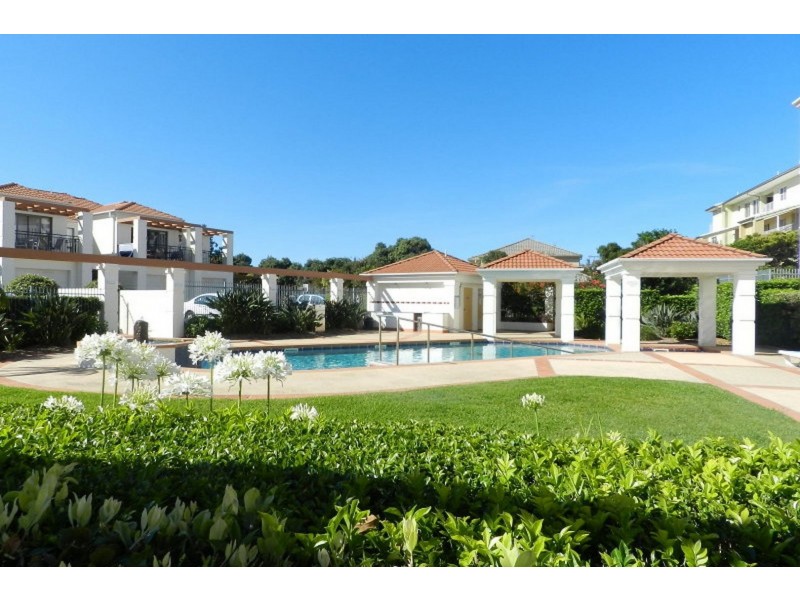 Unit B6 U2/19-21 Pacific Parade, Yamba NSW 2464
