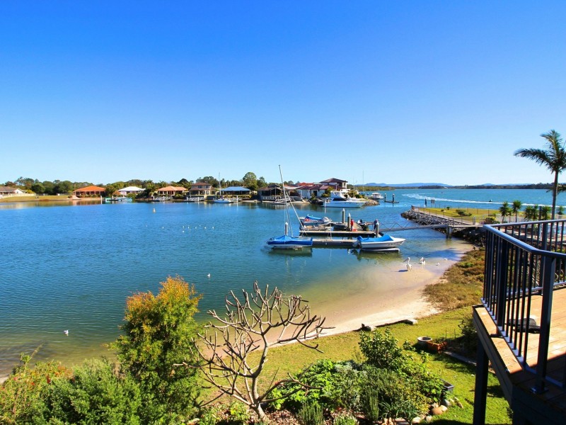 33 The Peninsula, Yamba NSW 2464