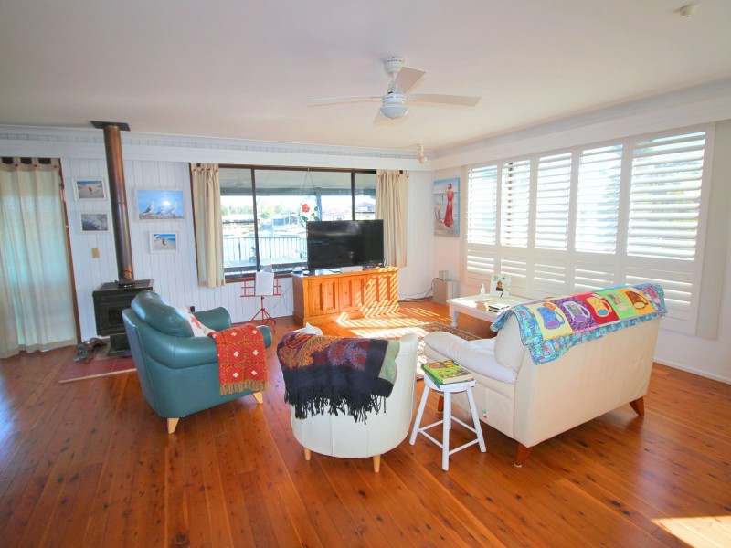 33 The Peninsula, Yamba NSW 2464