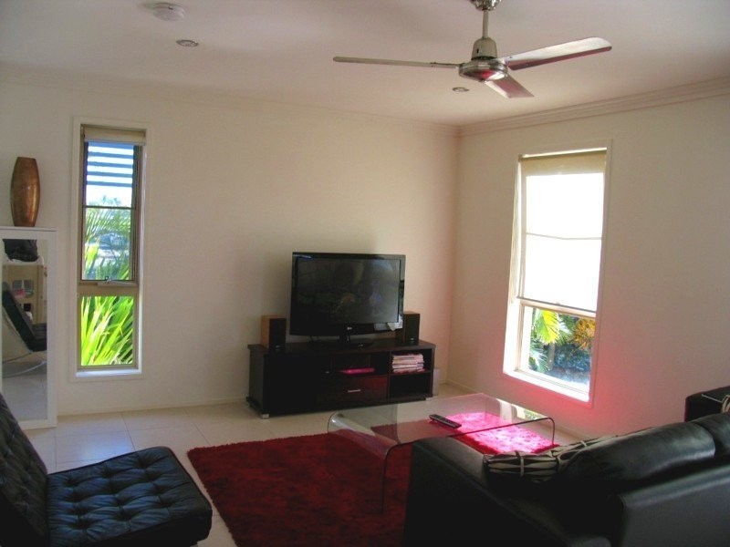 Unit 1/32 Park Avenue, Yamba NSW 2464