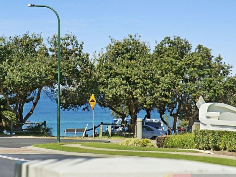 Unit 3-1/18-19 Pacific Parade, Yamba NSW 2464