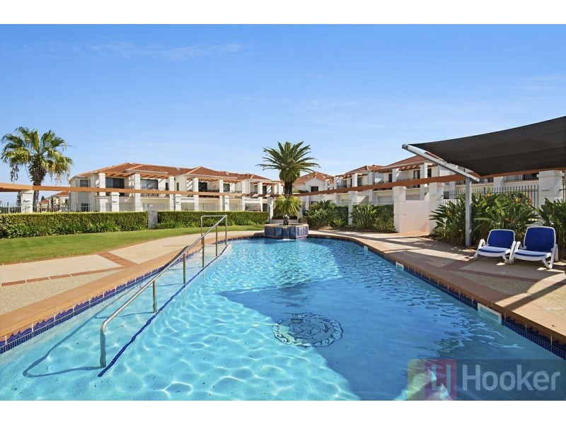 Unit 3-1/18-19 Pacific Parade, Yamba NSW 2464