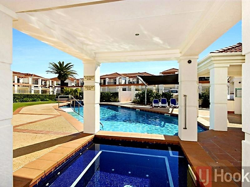 Unit 3-1/18-19 Pacific Parade, Yamba NSW 2464