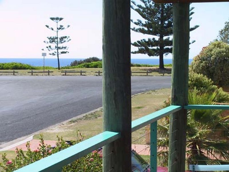 3 Down – 87 Yamba Street, Yamba NSW 2464