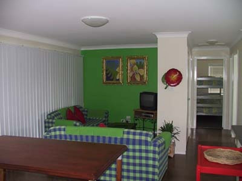 3 Down – 87 Yamba Street, Yamba NSW 2464