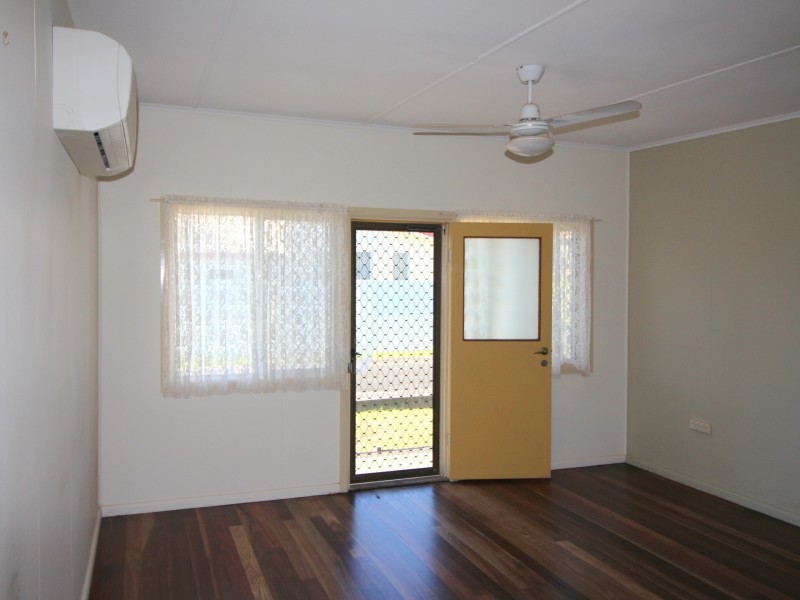 Unit 2/27 Queen Street, Yamba NSW 2464