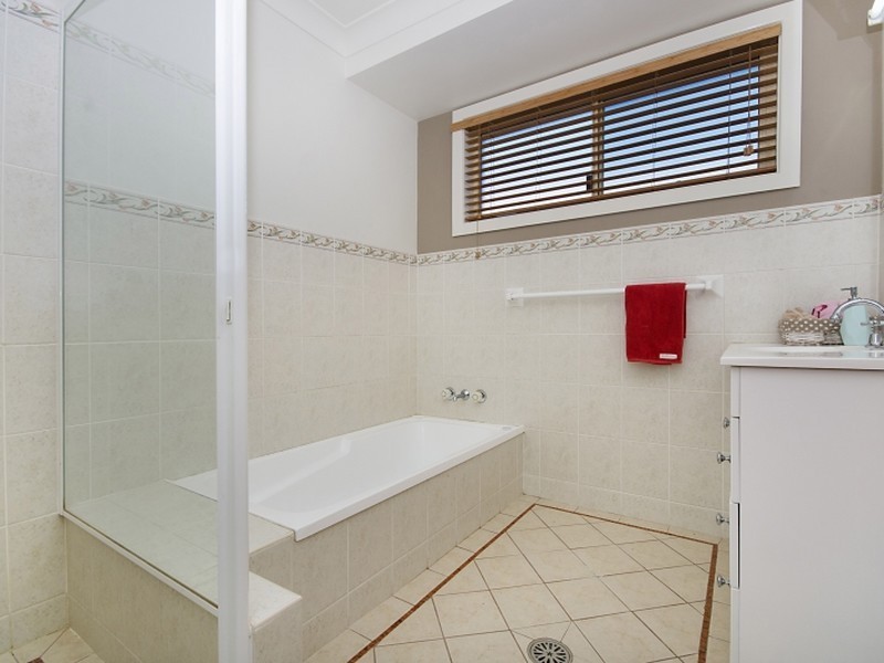 50 Harold Tory Drive, Yamba NSW 2464