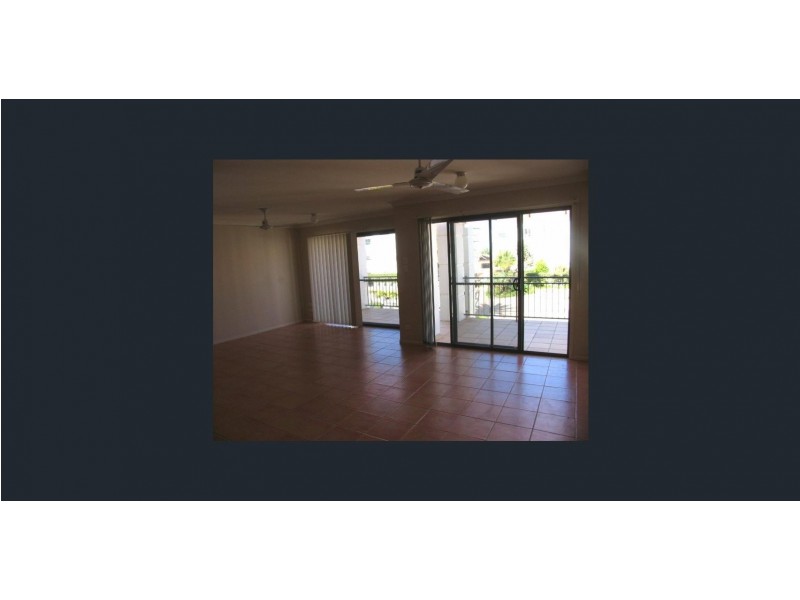 Unit 2/19-21 Pacific Parade, Yamba NSW 2464
