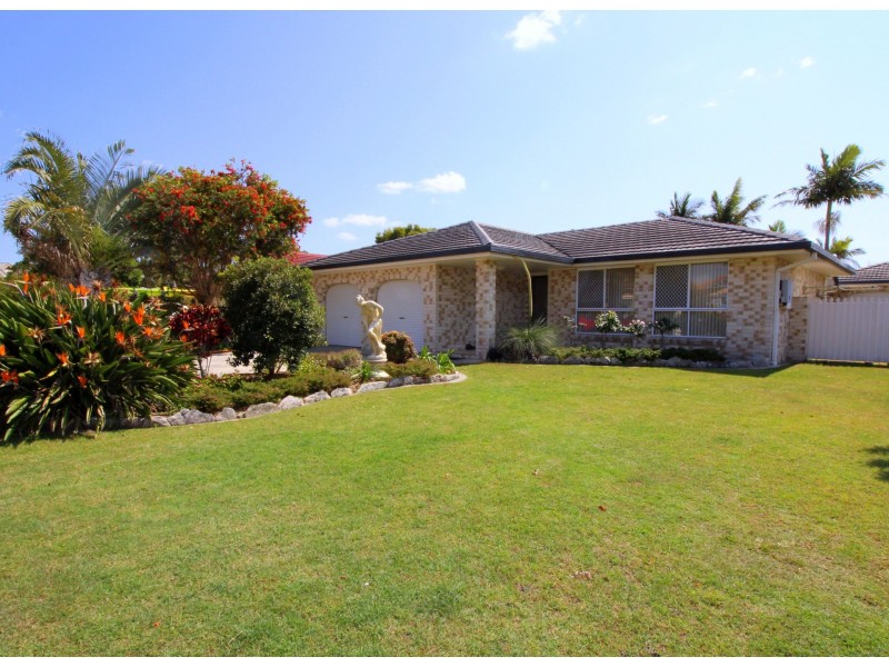 23 Palm Terrace, Yamba NSW 2464