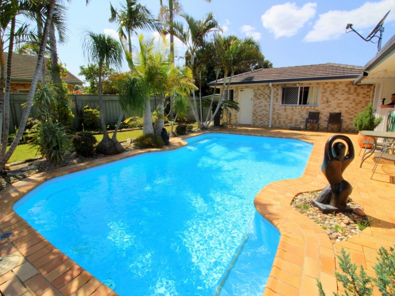 23 Palm Terrace, Yamba NSW 2464
