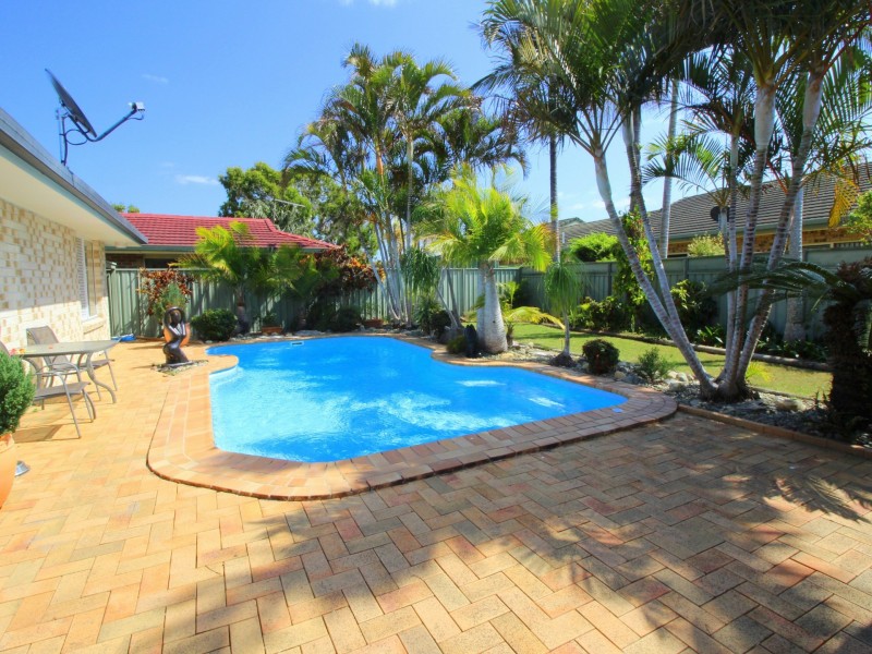 23 Palm Terrace, Yamba NSW 2464