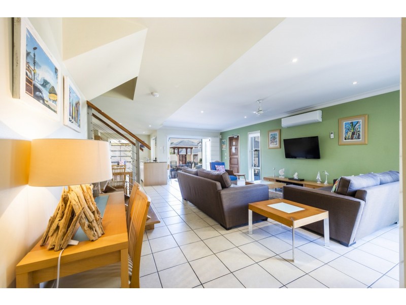 64/20-21 Pacific Parade, Yamba NSW 2464