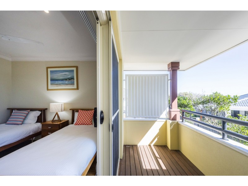 64/20-21 Pacific Parade, Yamba NSW 2464