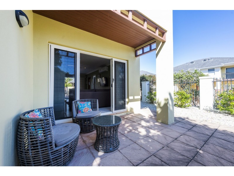 64/20-21 Pacific Parade, Yamba NSW 2464