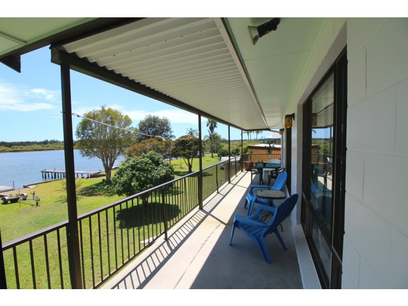 21 Oyster Channel Road, Yamba NSW 2464
