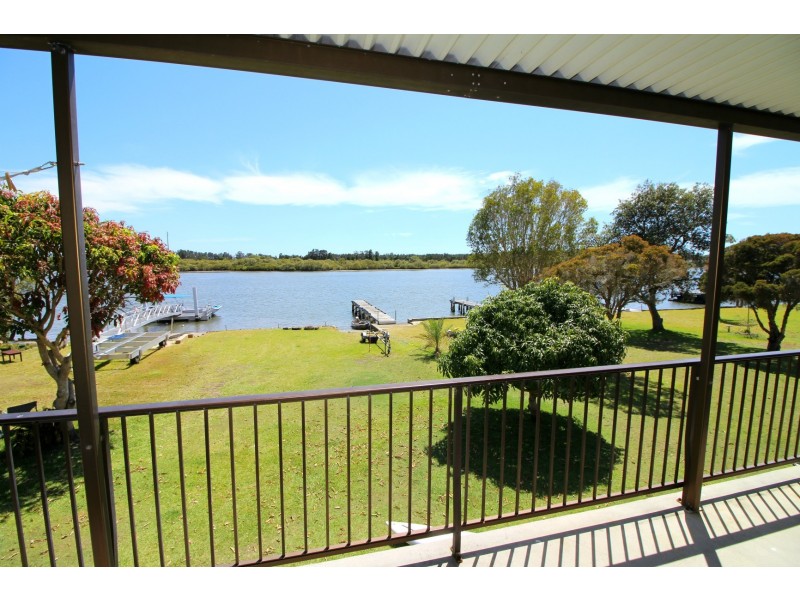 21 Oyster Channel Road, Yamba NSW 2464
