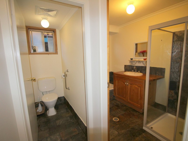 17 Young Street, Wooloweyah NSW 2464