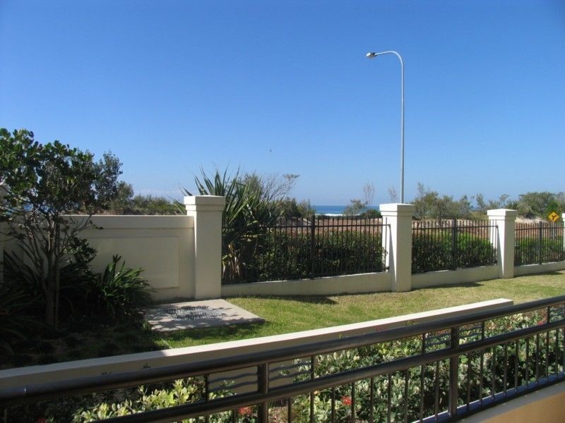 25 The Sands/ Pacific Parade, Yamba NSW 2464