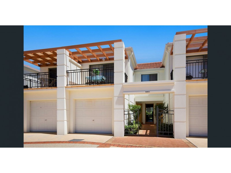 Unit 5/18-19 Pacific Parade, Yamba NSW 2464