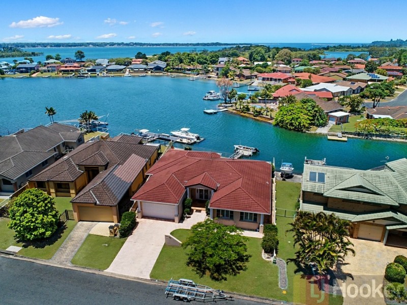 52 The Mainbrace, Yamba NSW 2464