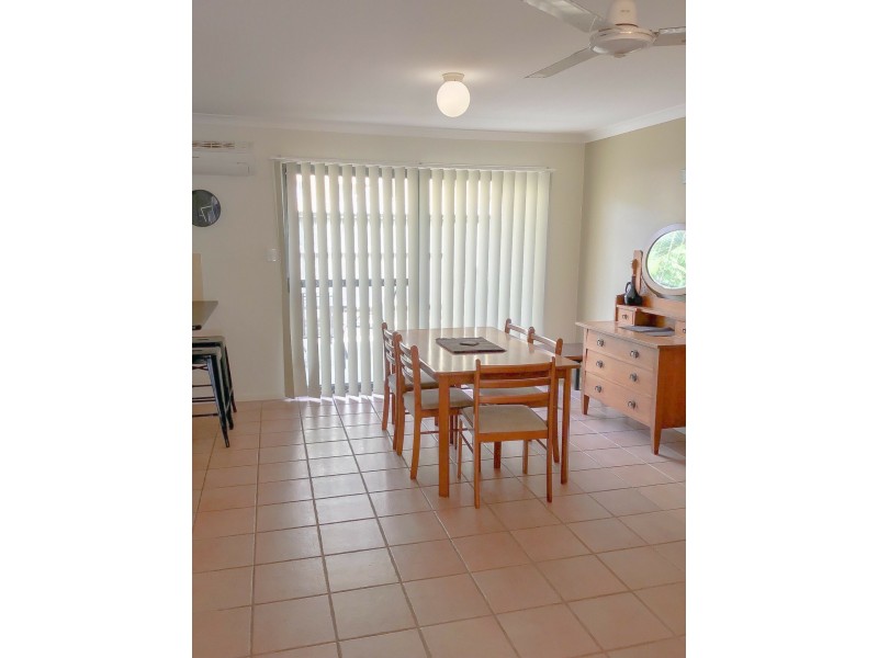 Unit 4/4-8 Beachside Way, Yamba NSW 2464