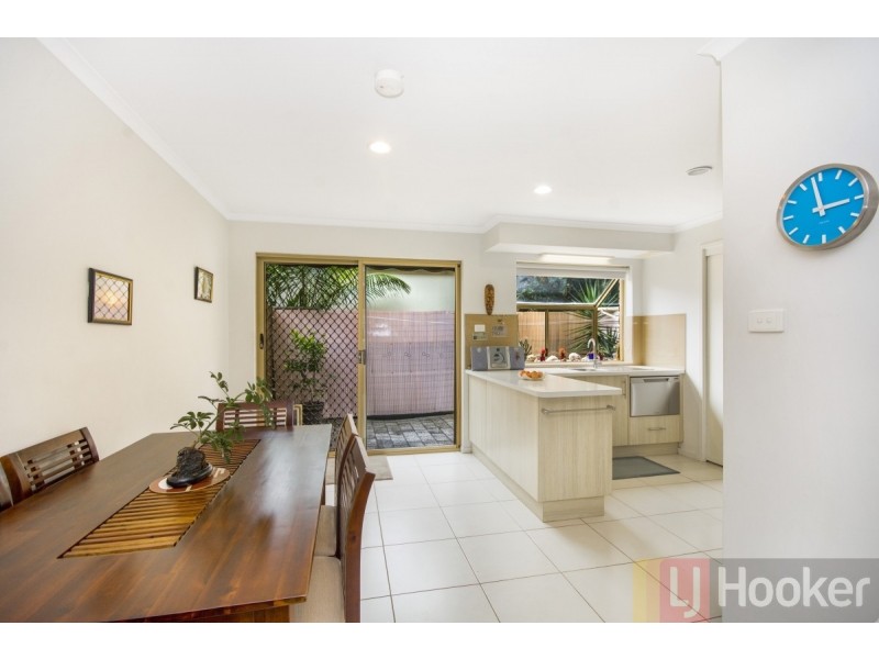4/16 Beach Street, Yamba NSW 2464