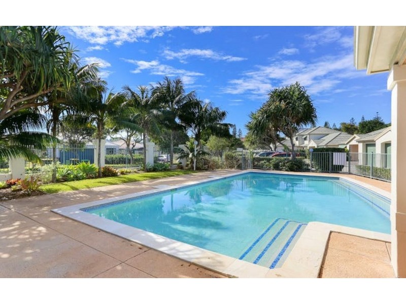 4/4-8 Beachside Way, Yamba NSW 2464
