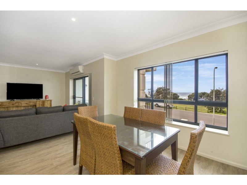 30/20-21 Pacific Parade, Yamba NSW 2464