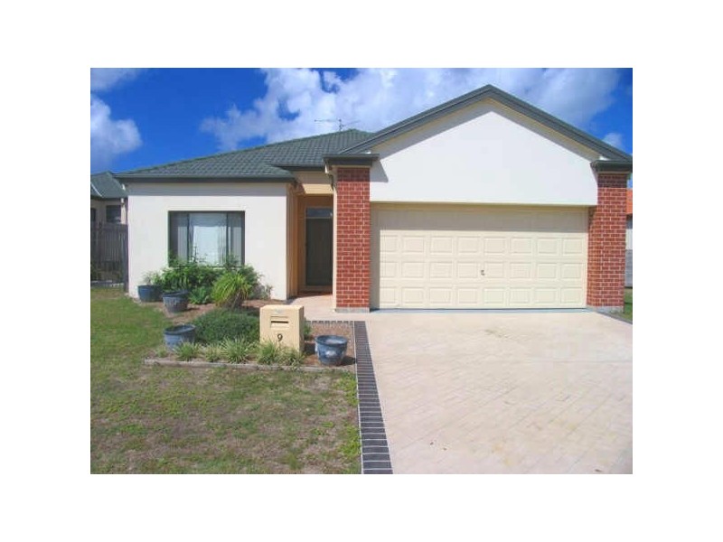 9 Oceania Crt, Yamba NSW 2464