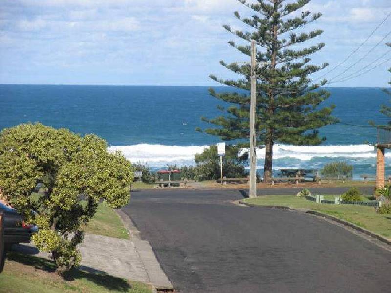 Billabong – 15 Link Street, Yamba NSW 2464