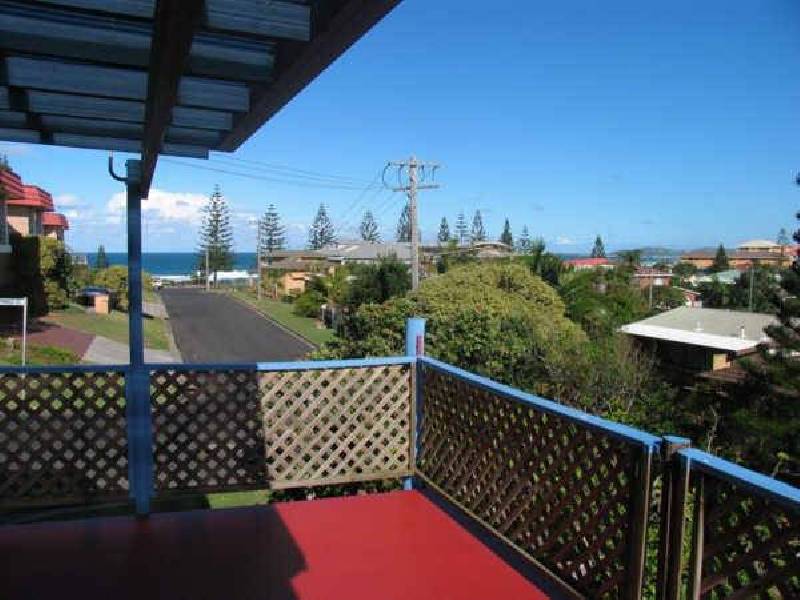 Billabong – 15 Link Street, Yamba NSW 2464